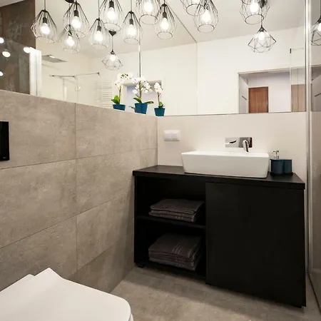 Unique 3city - Grey Apartment